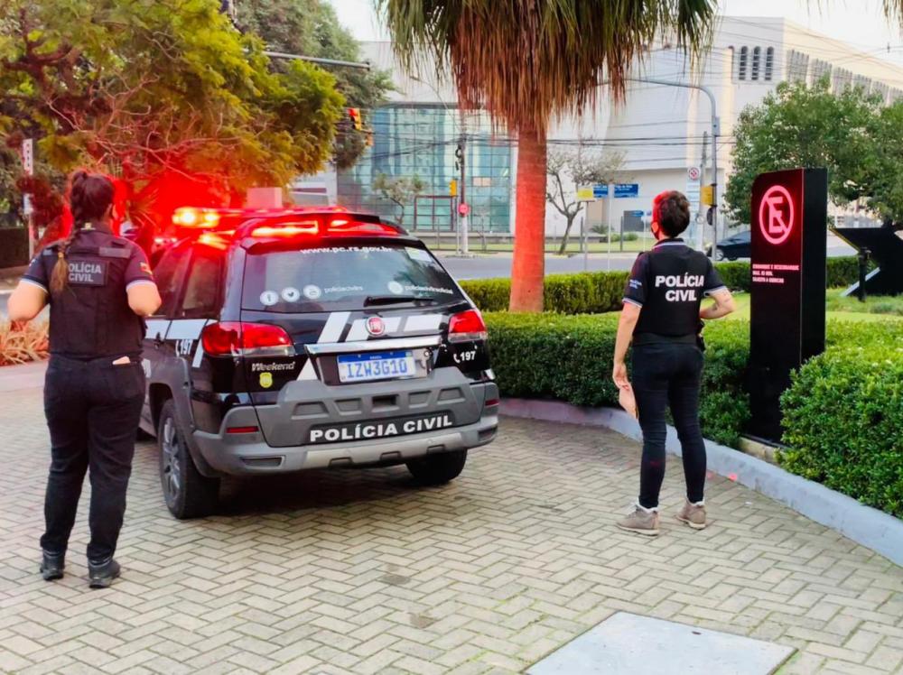 Polícia Civil investiga cirurgião plástico das influencers por crimes sexuais