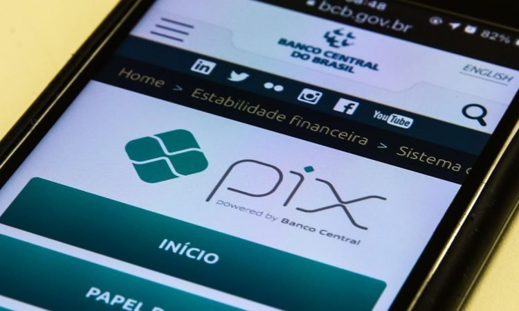 Homem perde R$ 29 mil em golpe do teste bancário do PIX