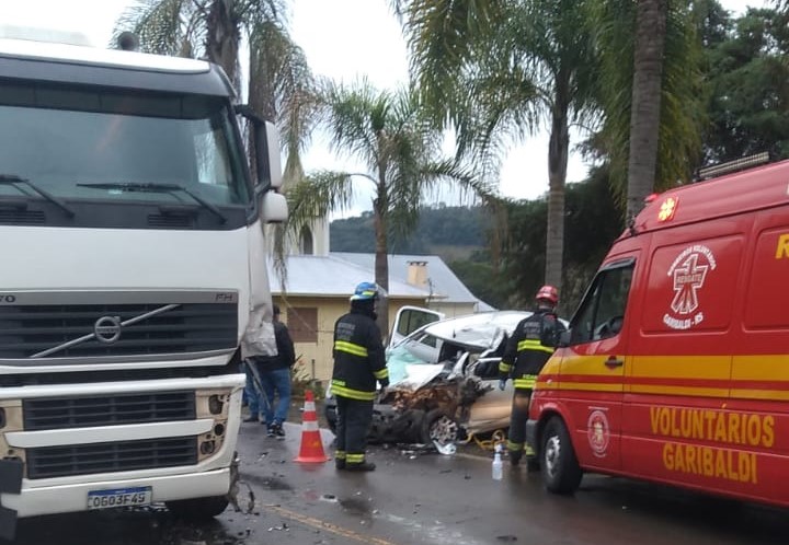 Acidente deixa mulher gravemente ferida em Garibaldi