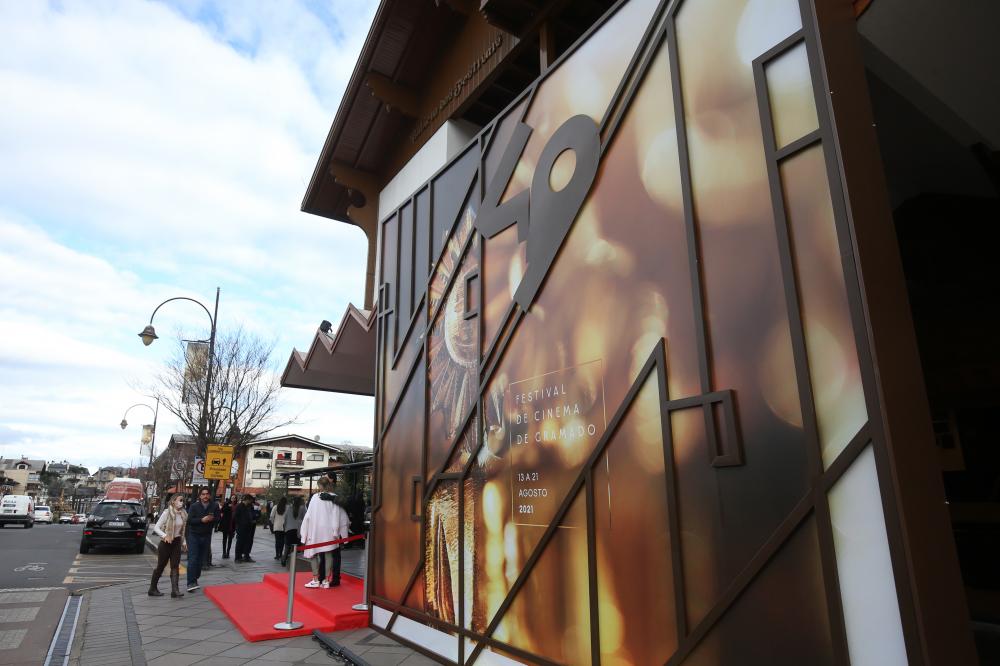 Festival de Gramado começa exibição de longas-metragens em competição