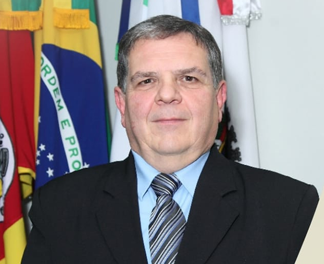 A história de Edgar Pozza se confunde com a loja da família, que fará 100 anos em 2022.