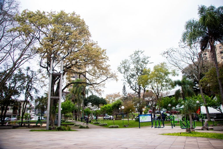 Após permitir uso comercial de áreas públicas, prefeitura de Bento quer ampliar prazo de concessões