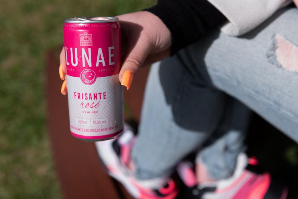 Vinícola de Bento Gonçalves lança seu vinho frisante em lata