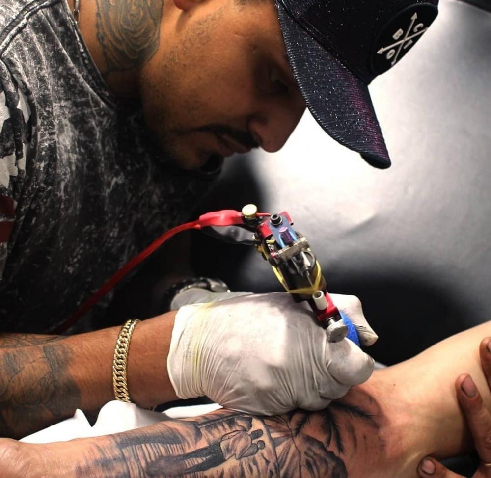 Tatuagem é uma das maiores e mais antigas expressões artísticas humanas