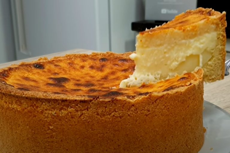 Bolo de coco com creme
