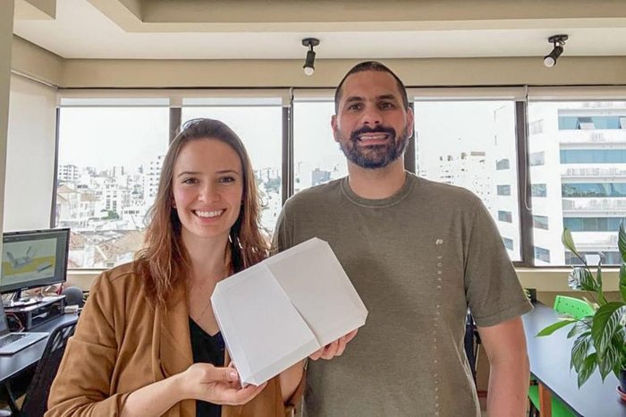 Cristiane Zeni e Ricardo Sastre assinam embalagem que se destaca pela facilidade de fechamento