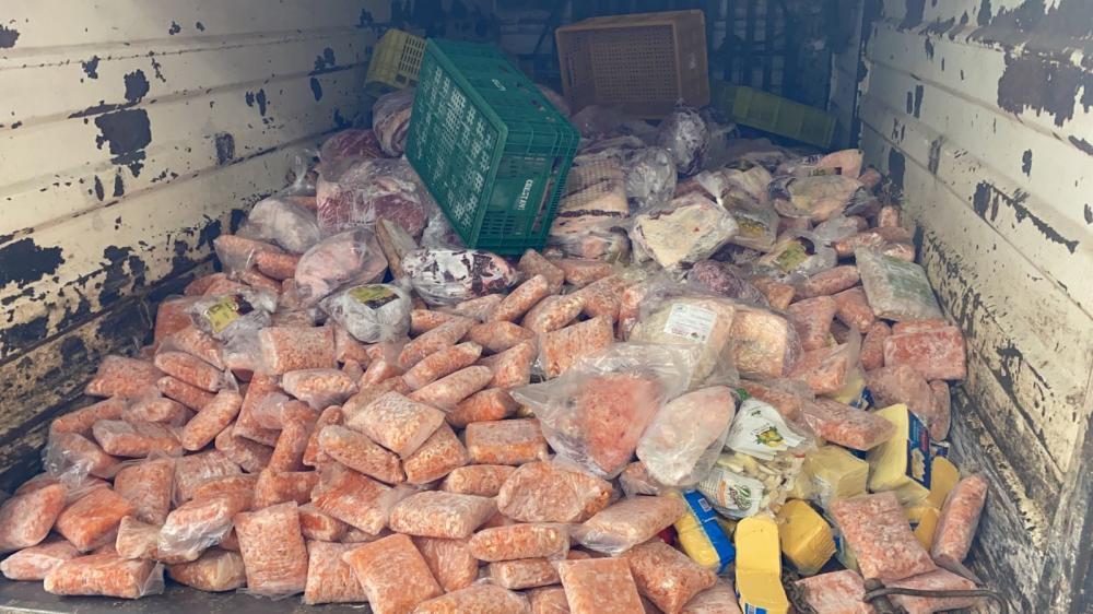 Bento: Mais de 3,6 toneladas de alimentos impróprios são apreendidas no Santa Helena