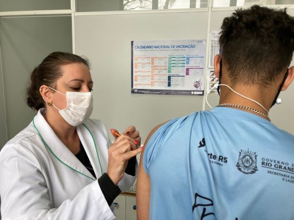 Bento vacina adolescentes de 15 anos a partir desta quinta-feira, dia 30