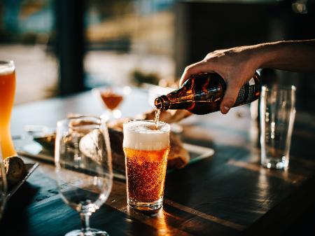 Ambev anuncia que vai reajustar preço da cerveja em outubro