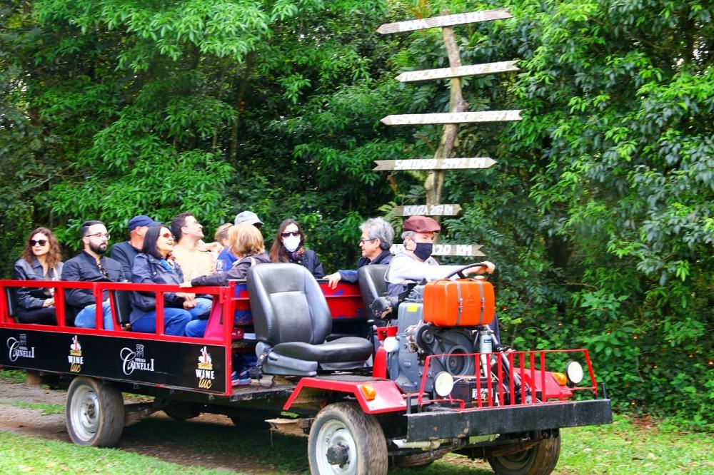 Passeios de Tuc Tuc encantaram os visitantes ao longo de todo o Circuito do Vinho - Fotos: Giovani Nunes