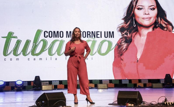 Camila Farani, integrante do programa Shark Tank Brasil, é uma das principais investidoras anjo do país