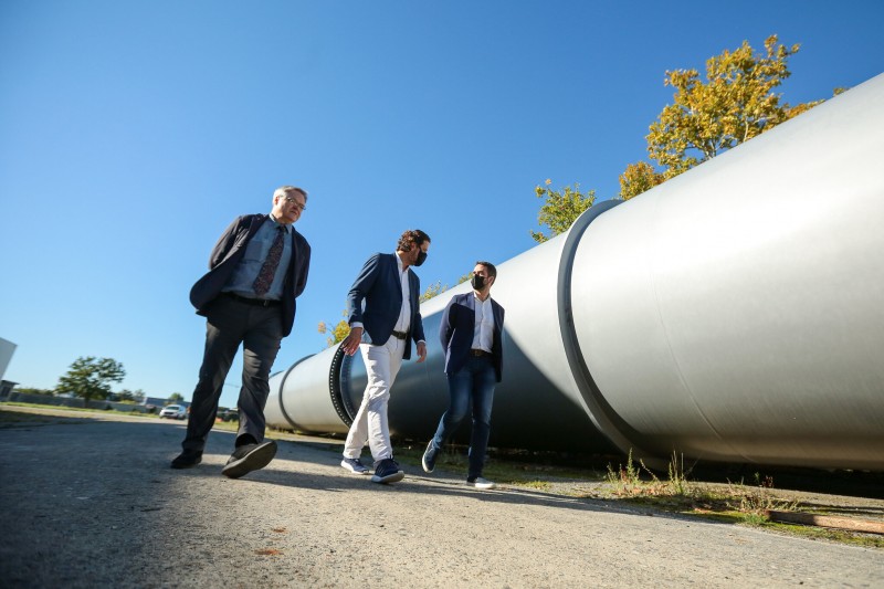 Comitiva do governo gaúcho visita o centro de teste da Hyperloop na França