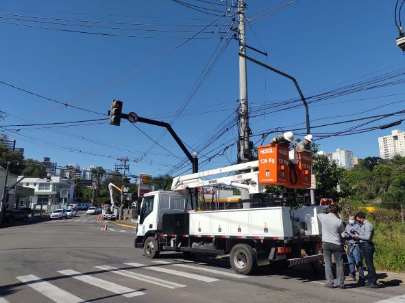 Sistema de Semáforo Inteligente começa a ser instalado no bairro Borgo