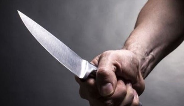 Homem reage a assalto e é ferido a facadas no Barracão
