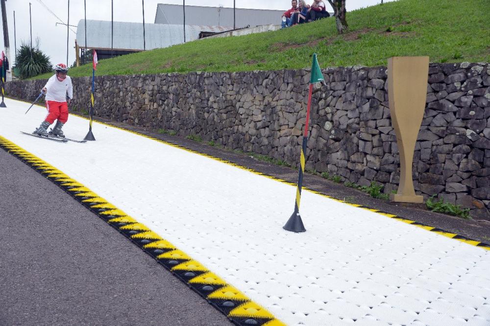 Histórica pista de esqui de Garibaldi retorna depois de 20 anos