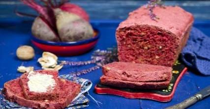 Pão de beterraba saudável e prático