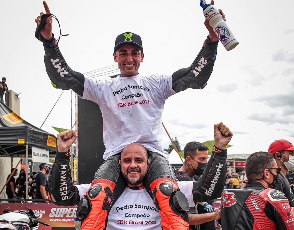 De forma inédita, Pedro Sampaio conquista o título do SuperBike Brasil