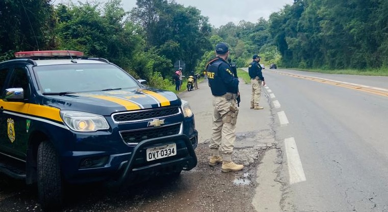PRF prende foragido da Justiça na BR-470, em Bento Gonçalves