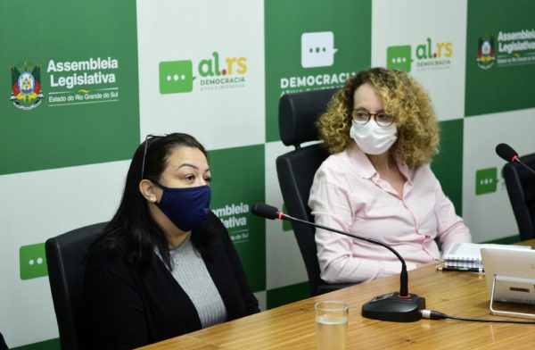 Deputada estadual Luciana Genro (PSOL) denunciou o caso em reunião da Comissão de Cidadania e Direitos Humanos da Assembleia Legislativa - Foto: Celso Luiz Bender