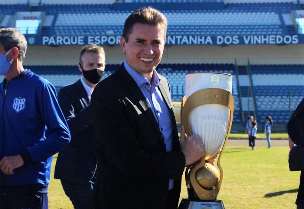 “Buscamos montar um time competitivo com as condições financeiras do clube”, diz presidente do Esportivo