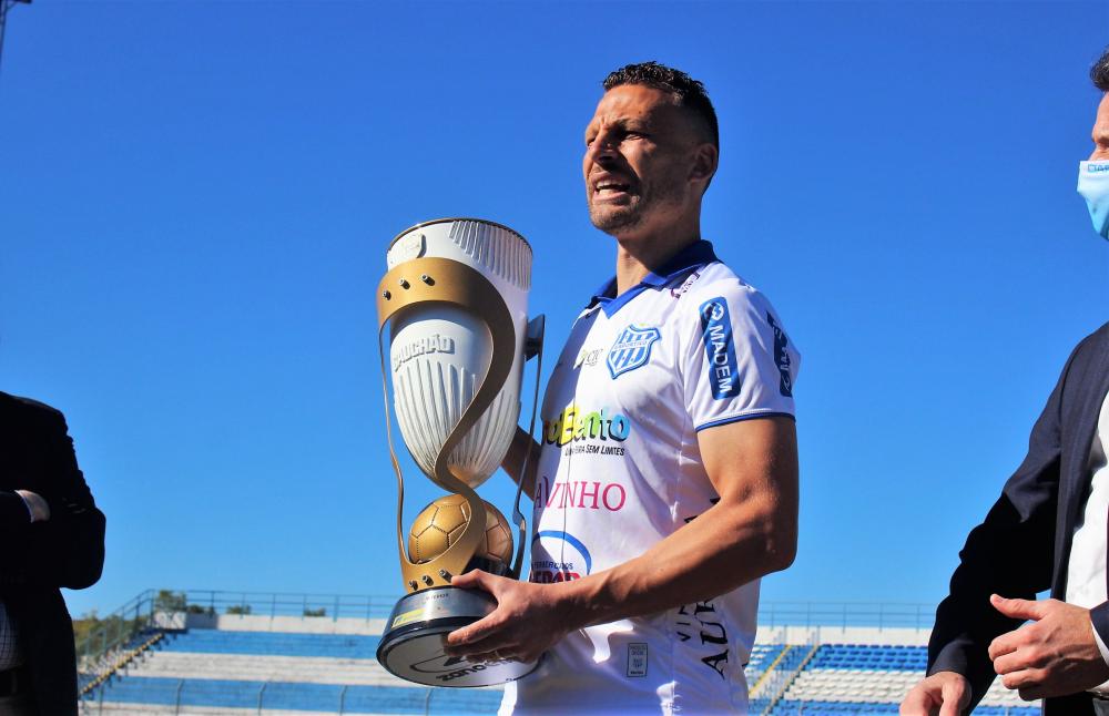 Zagueiro Cleiton deve retornar ao Esportivo para a Divisão de Acesso de 2022