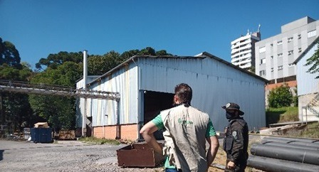 Após denúncia no NB, polícia ambiental e fiscalização vistoriam empresa Rinaldi