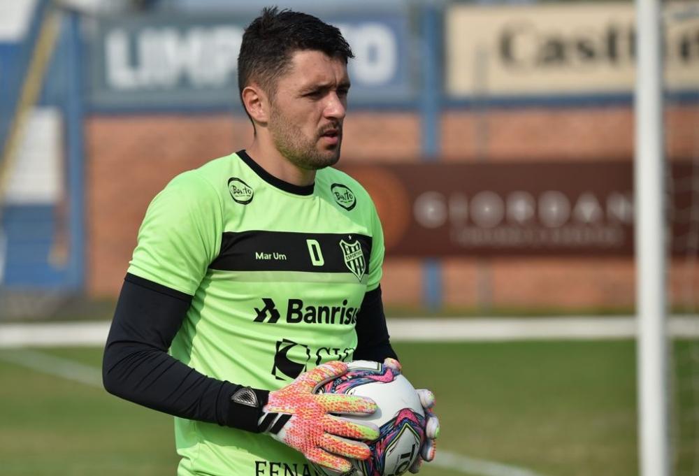 Goleiro Otávio Passos vai permanecer no Esportivo para a temporada 2022