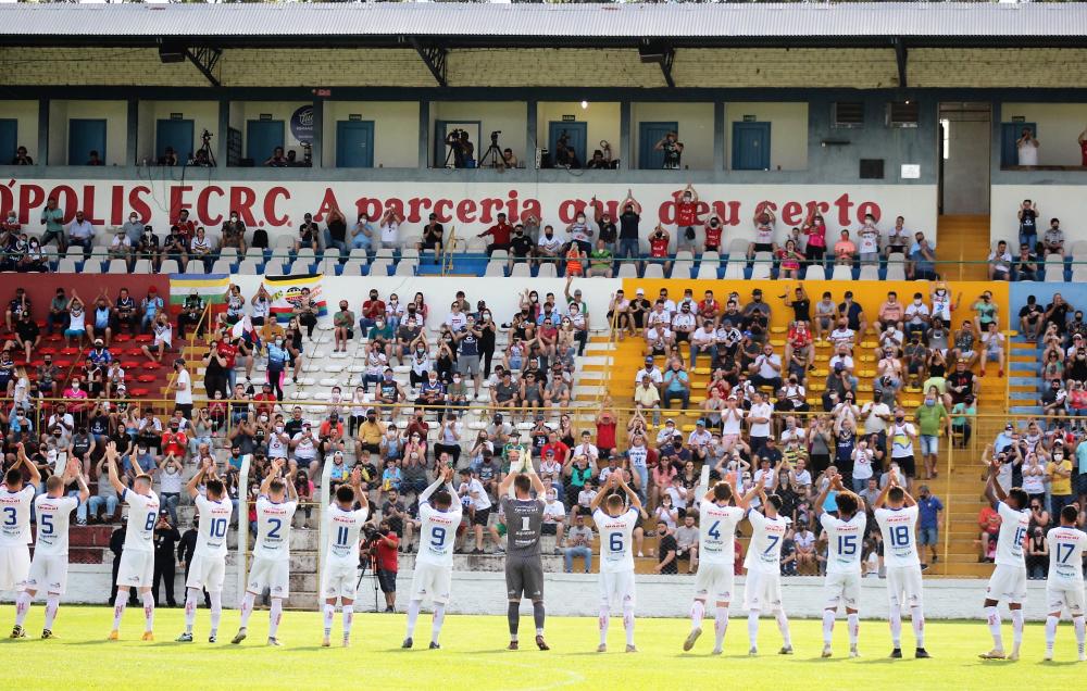 Veranópolis fecha parceria com empresa para o futebol profissional e na base