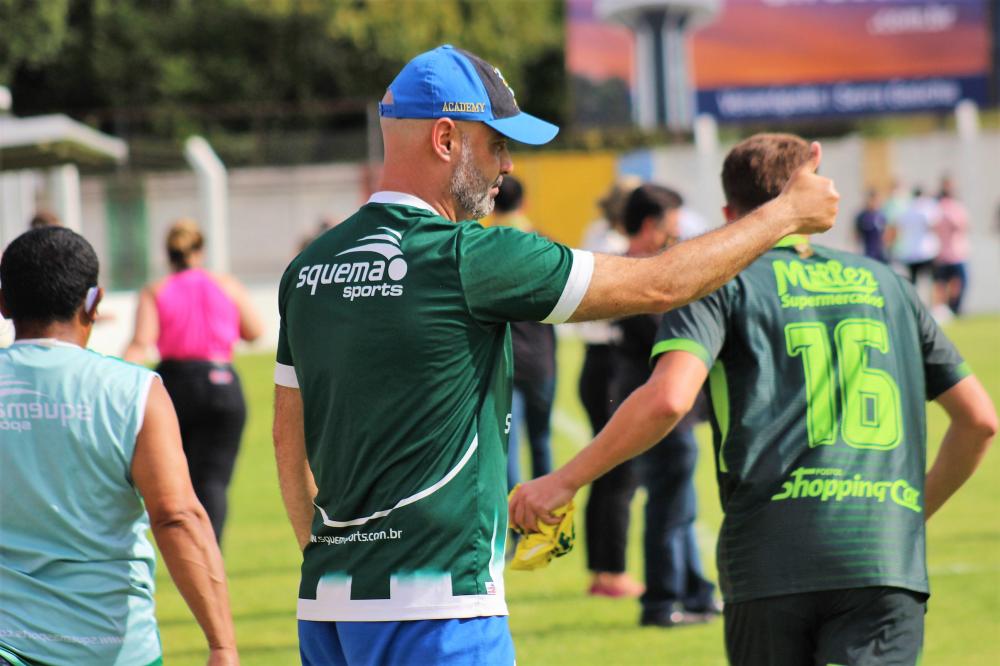Técnico Cristian de Souza deve seguir no comando do Veranópolis para 2022