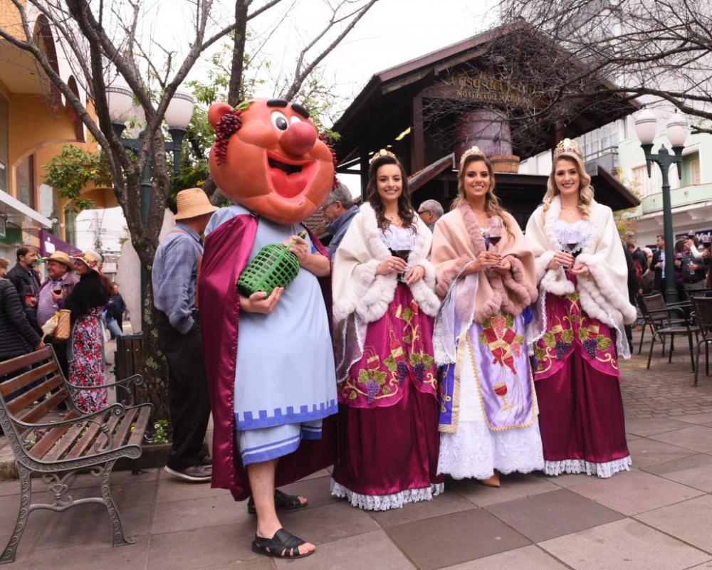 Fenavinho promove concurso para escolha das soberanas da 17ª edição