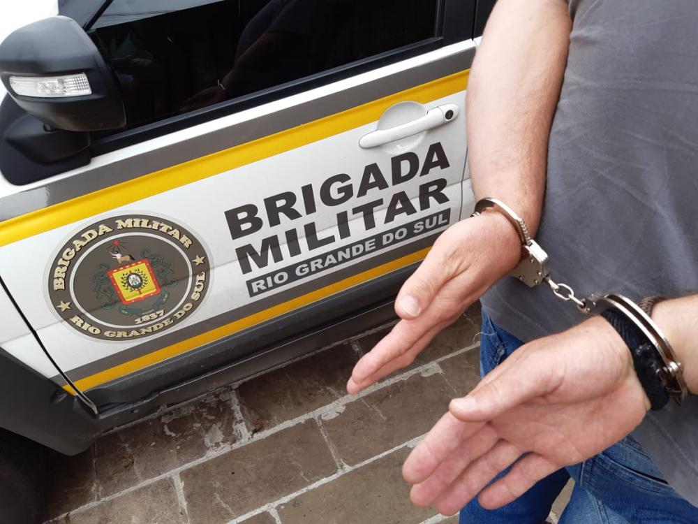 Indivíduo receberia R$ 2 mil para fazer a entrega da droga no bairro Cidade Alta