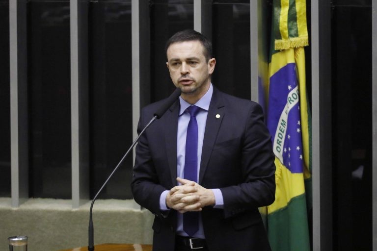 Dziedricki: apoio a consumidores que não conseguem custear instalações de acesso - (Foto: Luis Macedo/Câmara dos Deputados)