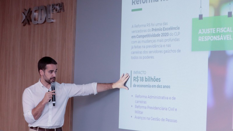 Leite disse na palestra que os recursos das privatizações, sem as reformas feitas, teriam sido drenados para pagar contas - Foto: Itamar Aguiar / Palácio Piratini