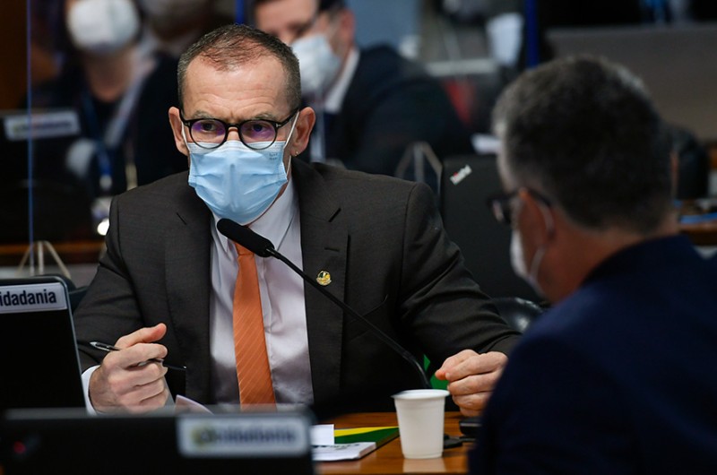 Para o relator, senador Fabiano Contarato (PT-ES), a medida ajudará a inibir a ação de criminosos e a reduzir os assaltos em transportes coletivos - Edilson Rodrigues/Agência Senado