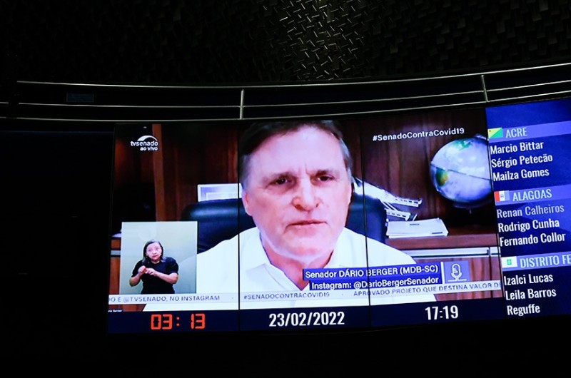 "Este projeto é a redenção da educação", disse o relator, Dário Berger (MDB-SC), ao lamentar o novo adiamento da votação, pedido pelo governo - Agência Senado