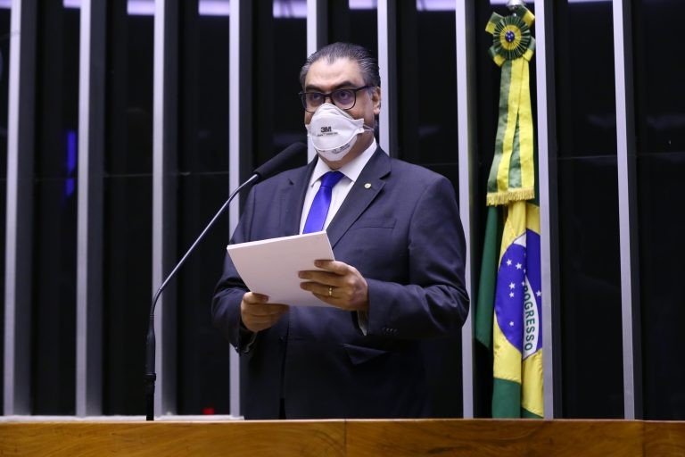 Andrada: o Estado deve socorrer tanto a empregada grávida como o empregador que tem prejuízo - (Foto: Cleia Viana/Câmara dos Deputados)