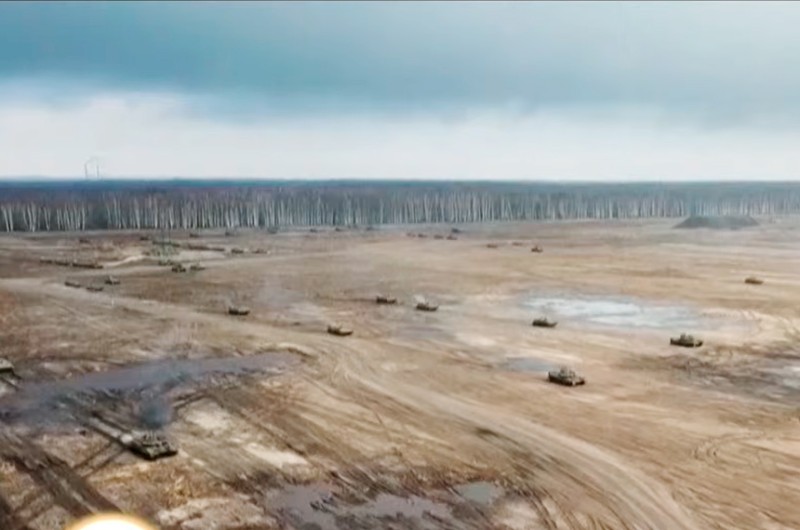 Tanques russos em operação de guerra na Ucrânia - Reprodução