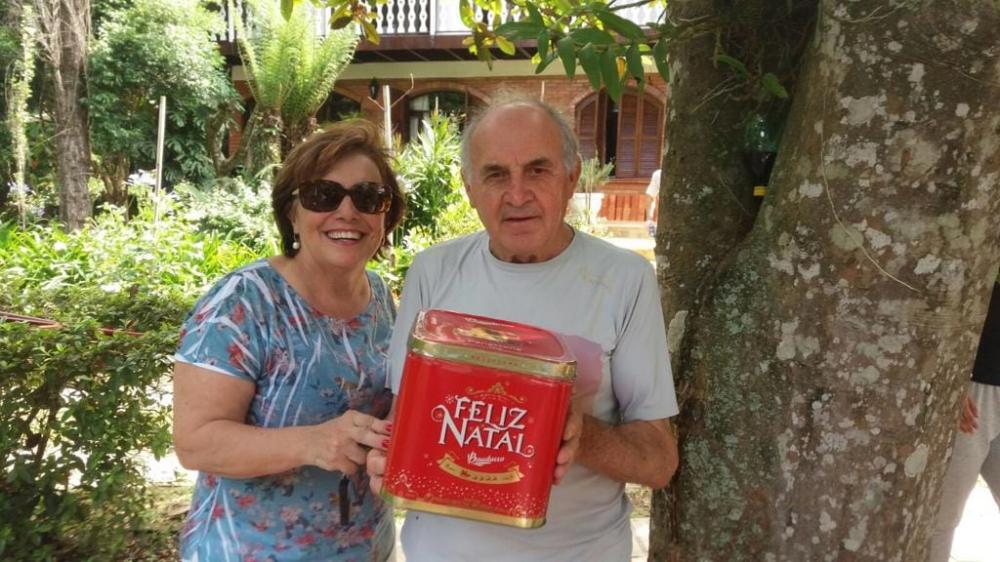 Jovino Demari com sua substituta na presidência da ABraçaí, Eliana Lorenizini Casagrande