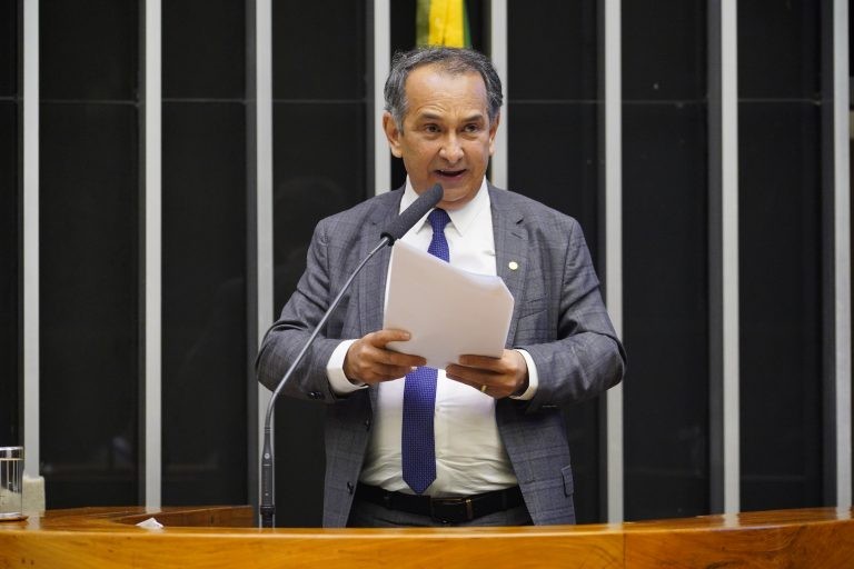 O autor da proposta, deputado Dr. Jaziel - (Foto: Pablo Valadares/Câmara dos Deputados)