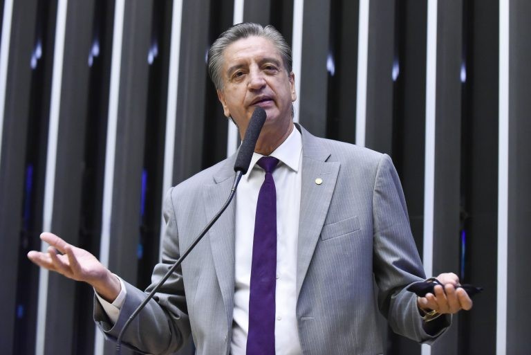 Nogueira: regra atual prejudica contratação de jovens com menos 19 anos - (Foto: Zeca Ribeiro/ Câmara dos Deputados)