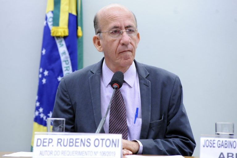 Otoni: valorização dos educadores importa em ganhos diretos na qualidade educacional - (Foto: Cleia Viana/Câmara dos Deputados)