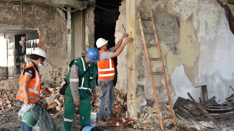 Catorze profissionais, incluindo três engenheiros de minas e seis blasters, atuaram no carregamento dos explosivos - Foto: Rodrigo Ziebell / Ascom GVG