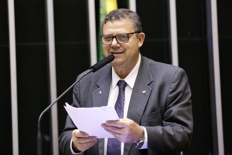 Armando: excesso de propaganda prejudica ações educativas - (Foto: Michel Jesus/ Câmara dos Deputados)