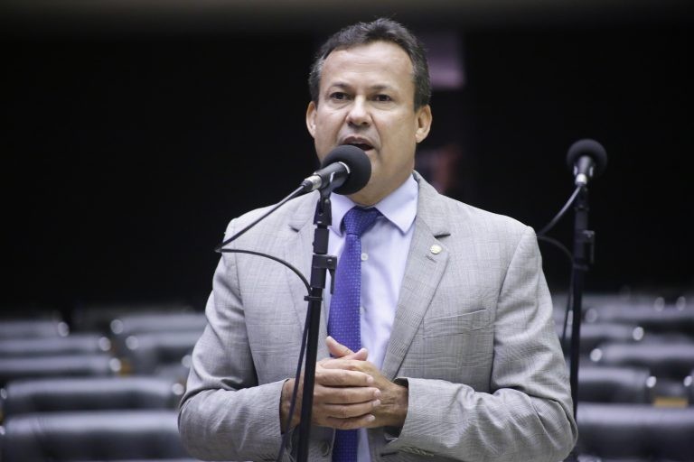 Fraga: uso de scanners aumentou a apreensão de drogas, armas e animais silvestres - (Foto: Paulo Sergio/Câmara dos Deputados)
