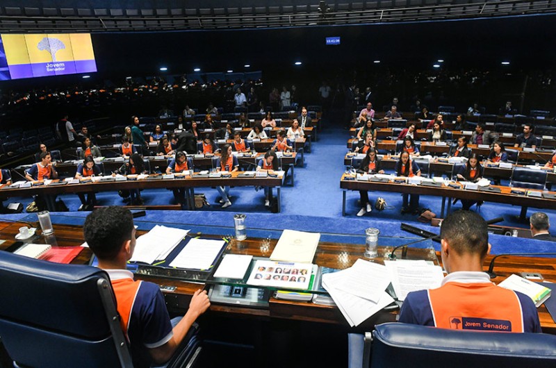 Vinte e sete alunos selecionados pelo programa nos 26 estados e no DF participam do processo eleitoral e recebem como prêmio, ainda, um notebook. Inscrições estão abertas até o dia 18 de março