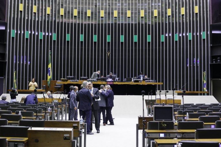 Câmara aprova urgência para projeto de valorização das mulheres na segurança pública; acompanhe