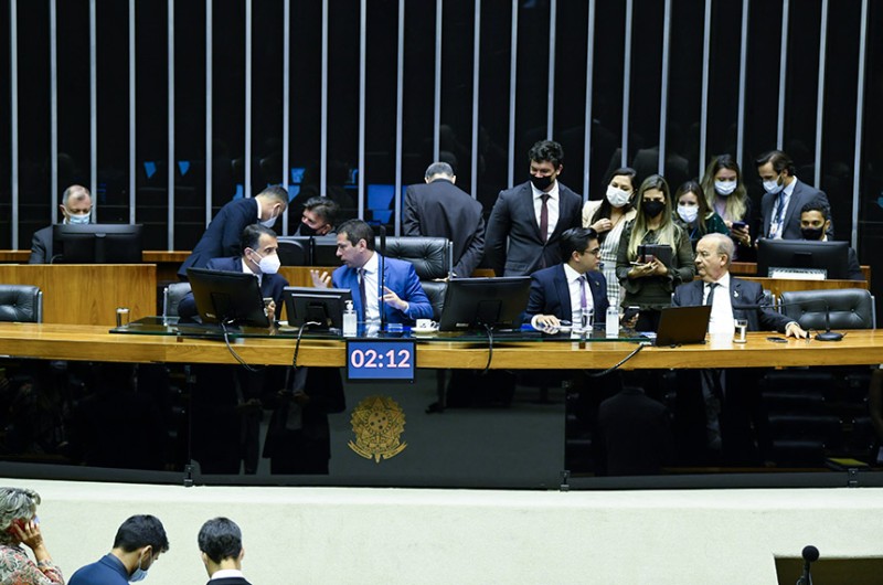 Parlamentares durante a sessão do Congresso para apreciação de vetos do presidente da República - Roque de Sá/Agência Senado