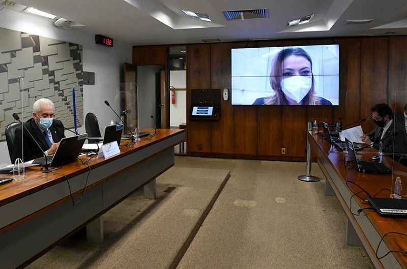 O presidente da comissão, Otto Alencar, e Leila Barros em reunião da CAE em 2021 - Roque de Sá/Agência Senado