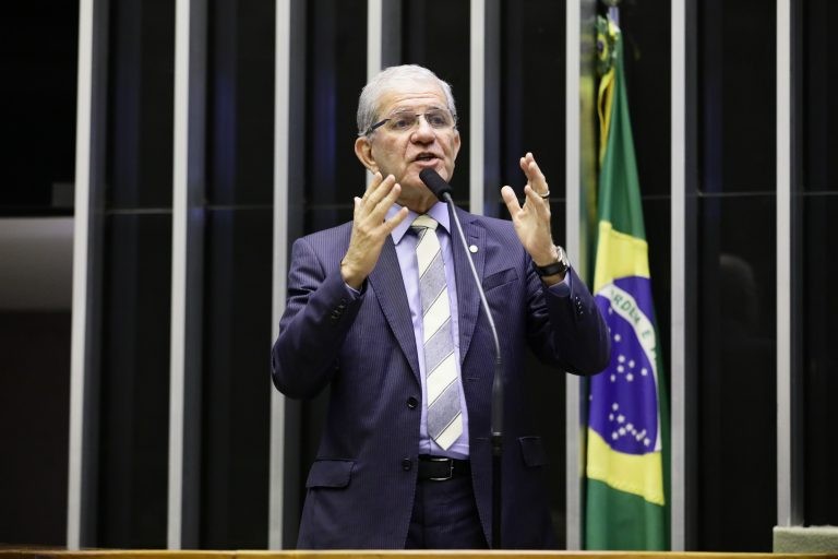  Chico D'Angelo: projeto propõe versão mais factível de ser incorporada pelo SUS - (Foto: Luis Macedo/Câmara dos Deputados)