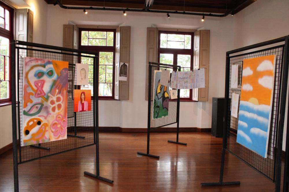 “Do Nanquim ao Graffiti”: Museu do Imigrante sedia mostra de trabalhos de estudantes de Bento